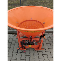 Rozsiewacz/posypywarka nawozów Strumyk z hydraulicznym zamykaniem i kratą S-300LH