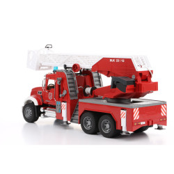 Straż pożarna MACK DLK 23 / 12, Oświetlenie, pomka do wody 02821 Zabawka Bruder